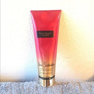 NWT Victoria’s Secret Pure Seduction body lotion